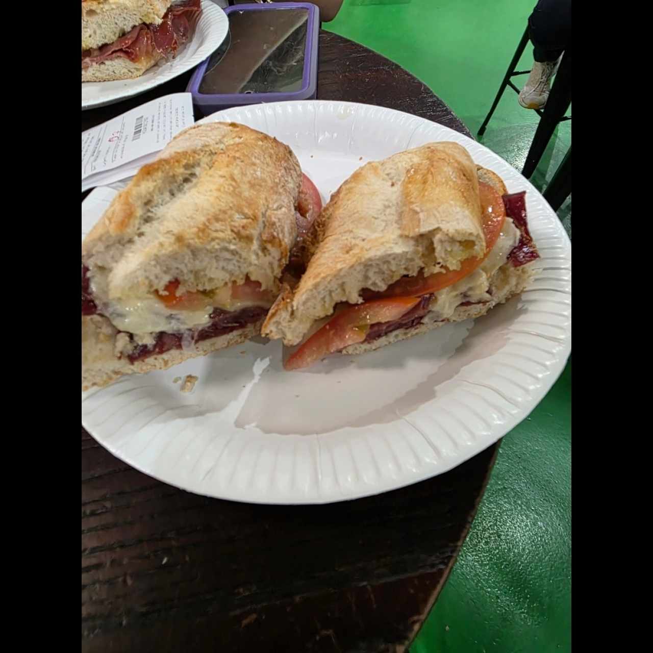 Bocadillo de Iberico, tomate y manchego