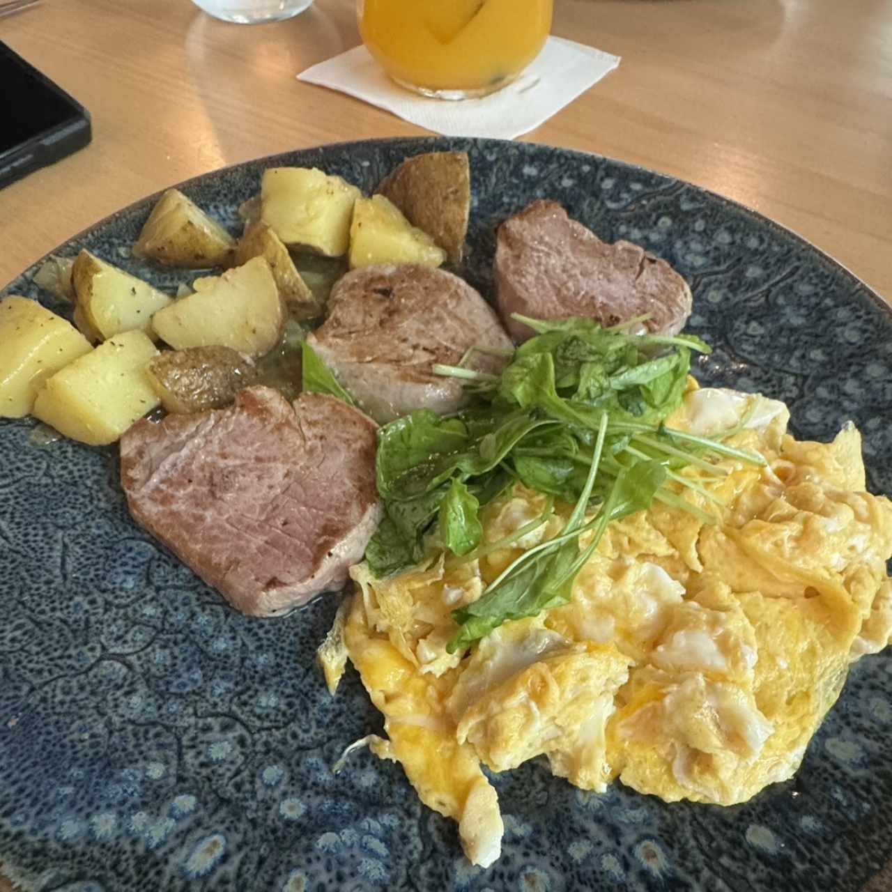 Desayuno con Steak y Papas Rusticas