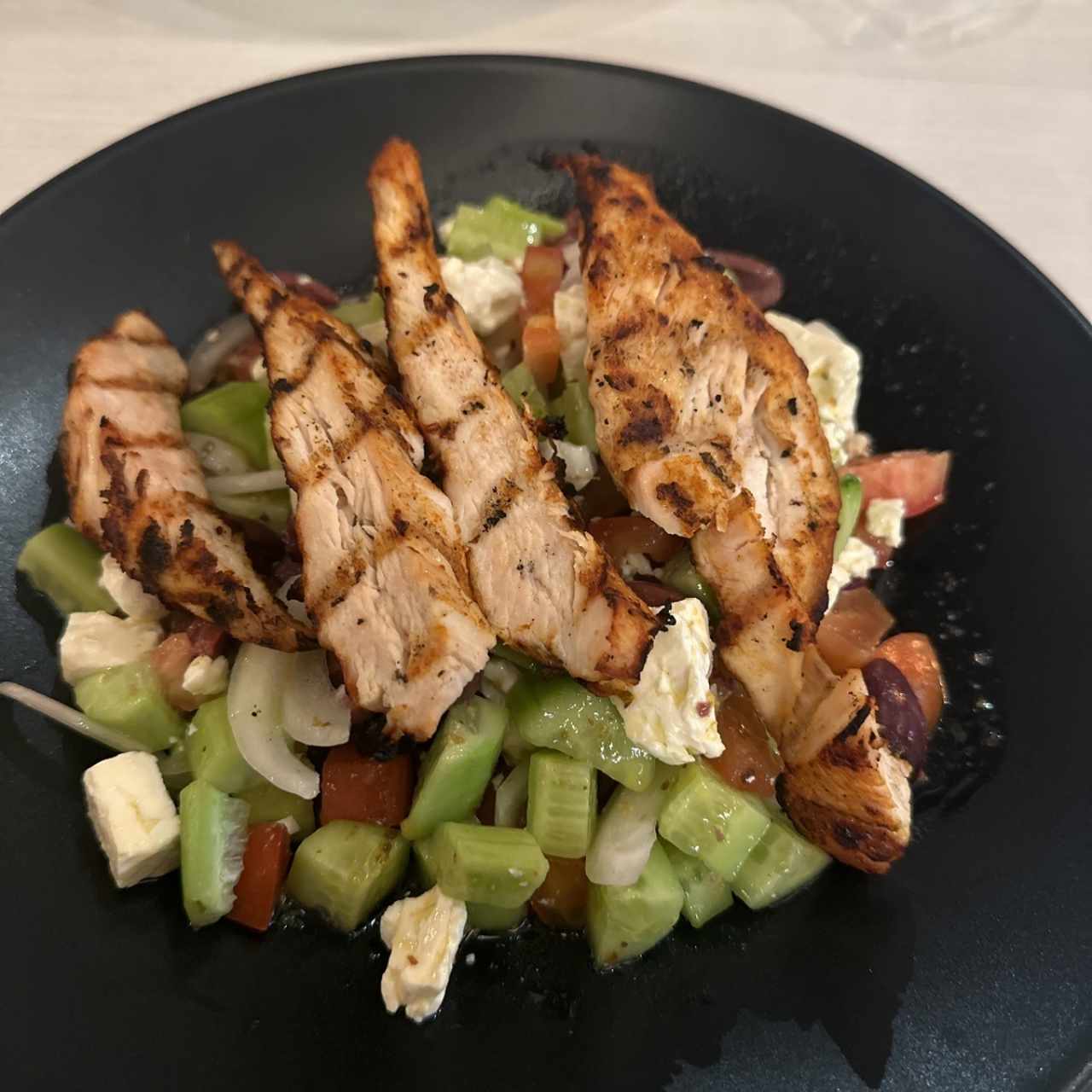 Ensalada Griega +Pollo Al Grill