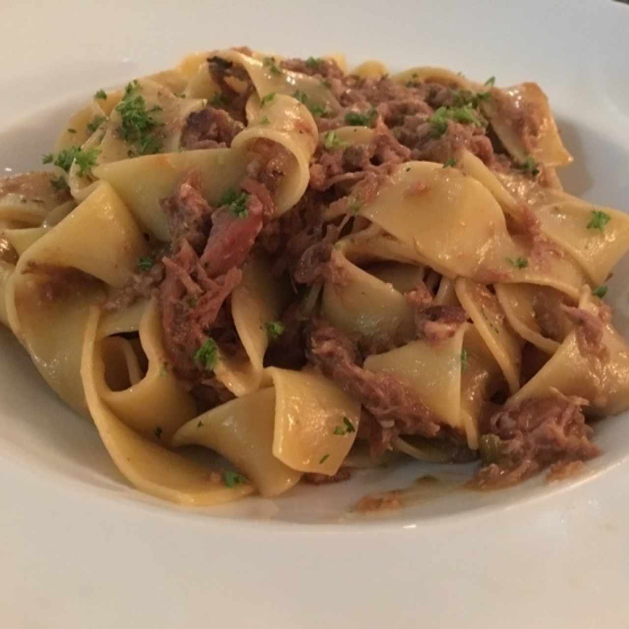 Manfredine con ragu de Pato, parecia tuna enlatada