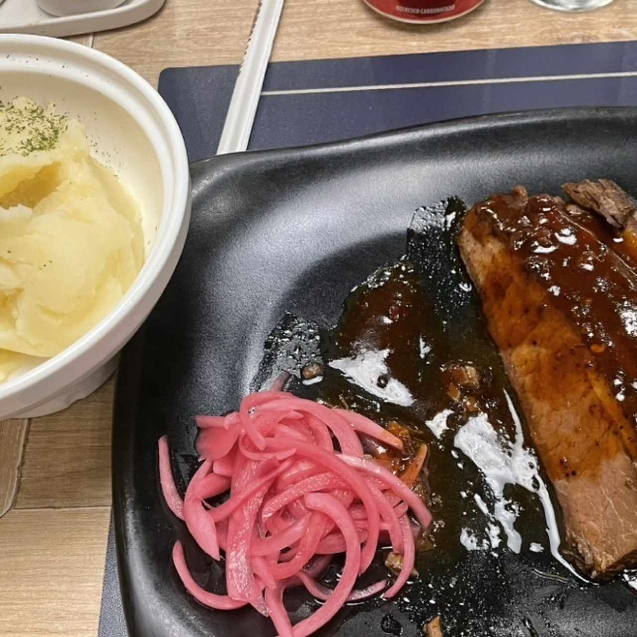 Brisket con 1 acompañamiento