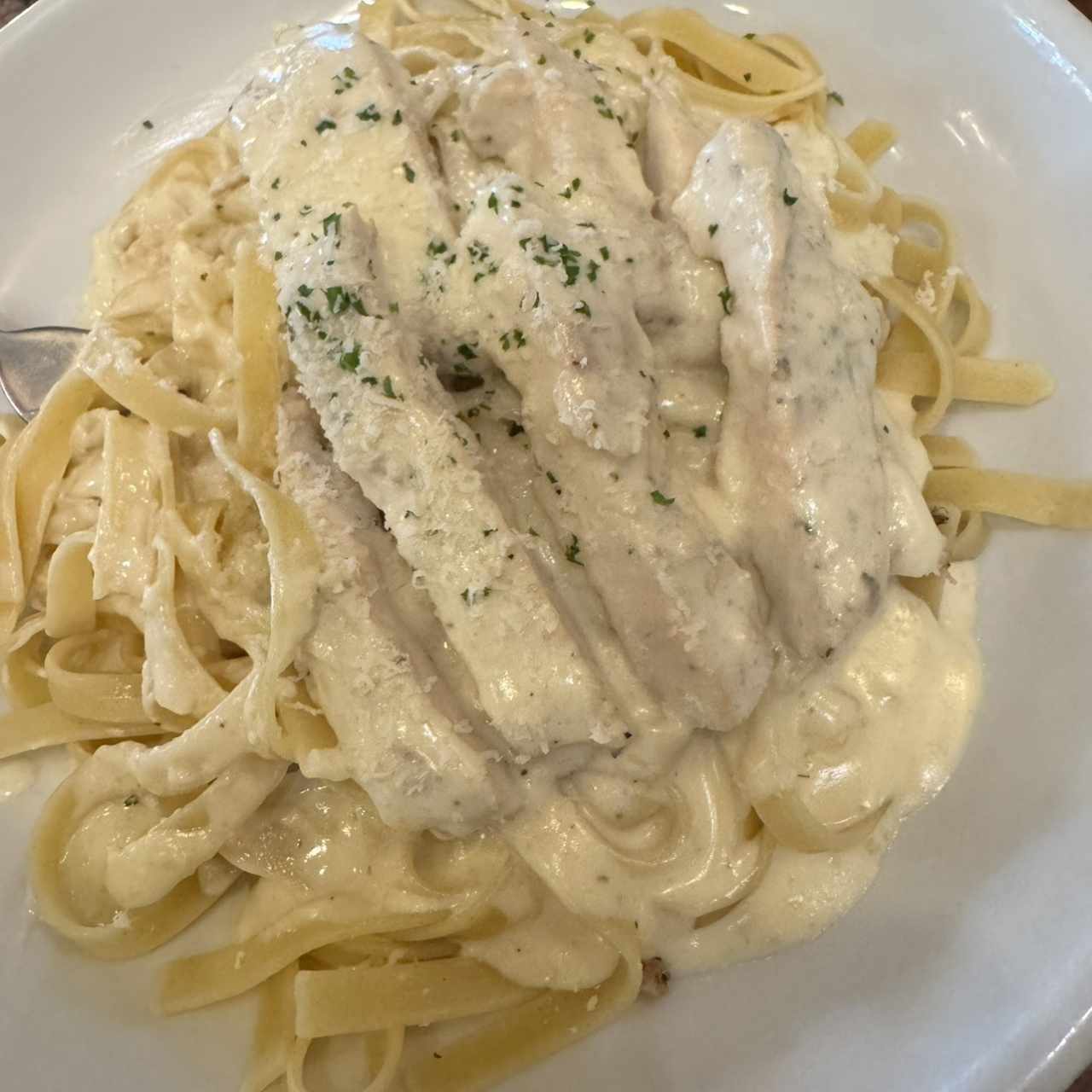 Amazing Alfredos - Chicken Alfredo