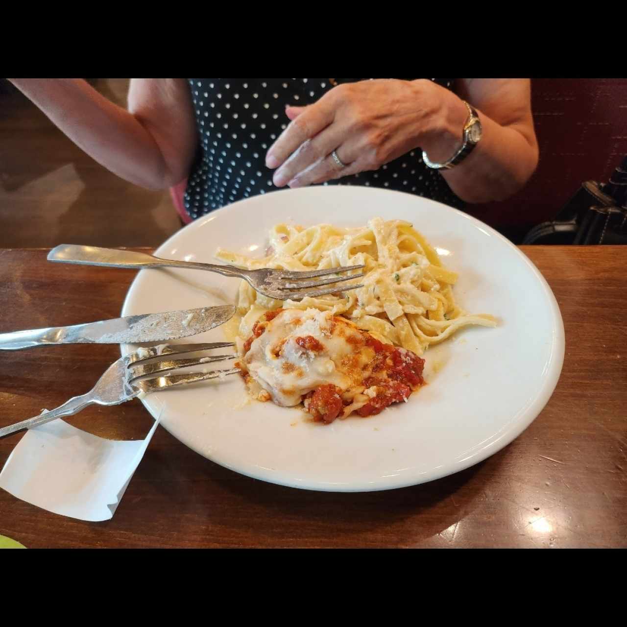 Lasagna y Fetuccini Alfredo