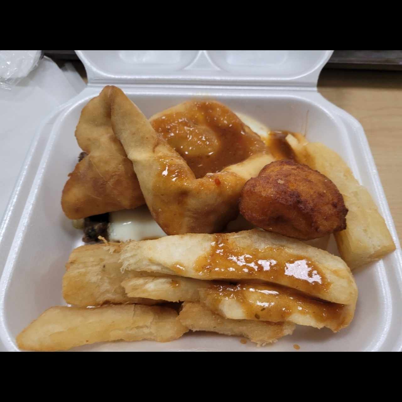 yucas, hojaldres, buñuelo de maiz