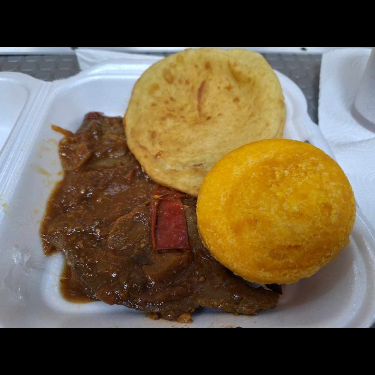 higado con hojaldre y tortillas