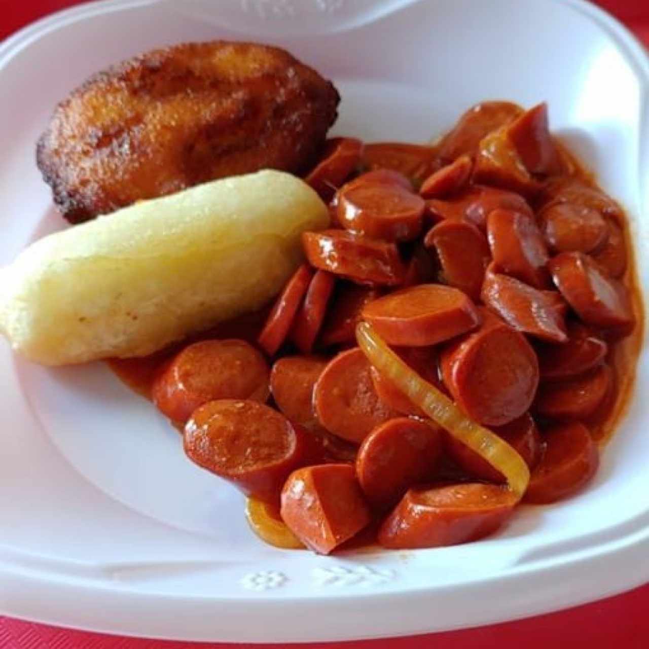 Salchichas Guisadas, Carimañola y Torreja de Maíz