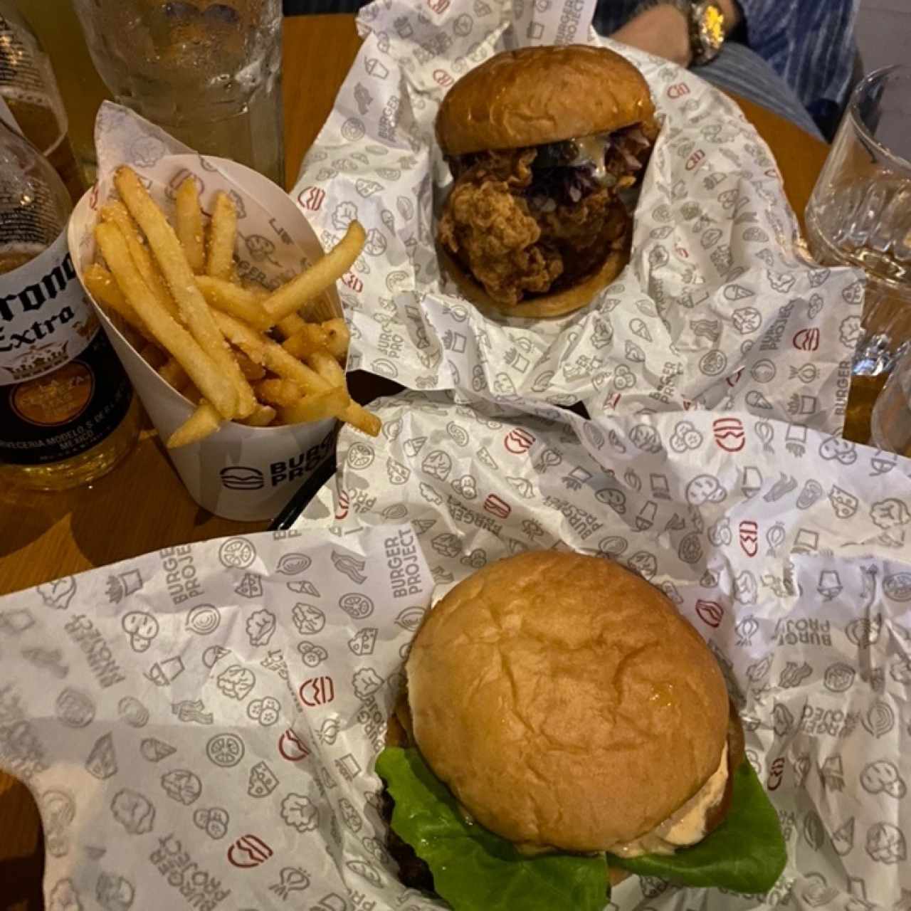 Hamburguesas de pollo y de carne con champinones con papas trufadas! 