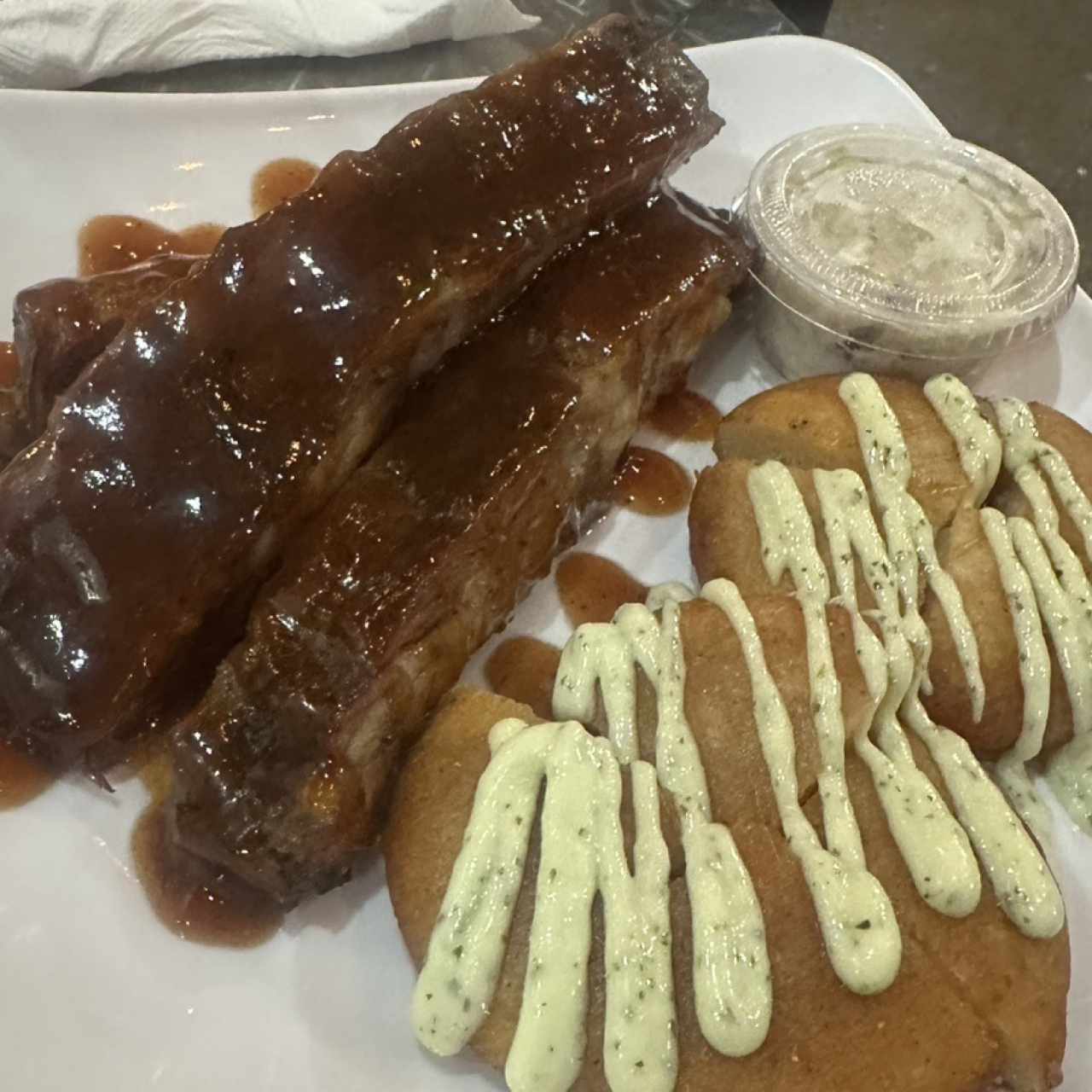 PORKY BUSINESS - Costillas con acompañamiento