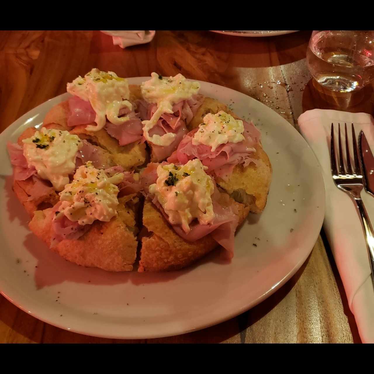 Scrochiarella - Burrata e mortadela