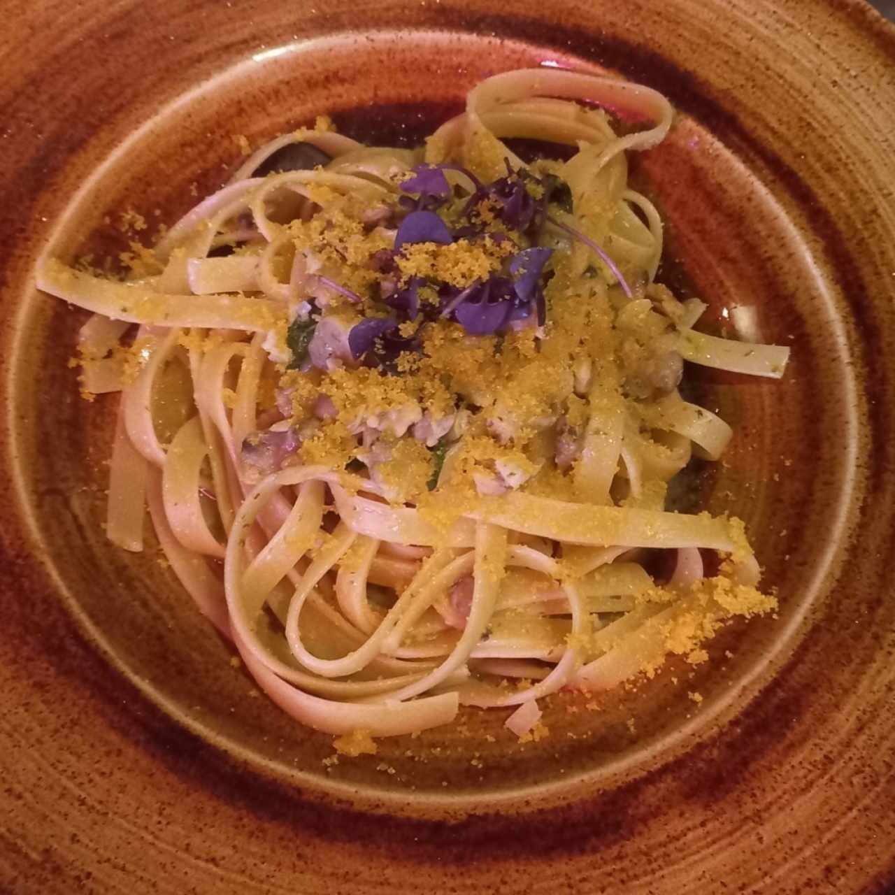 Fetuccine Vongole e Botarga