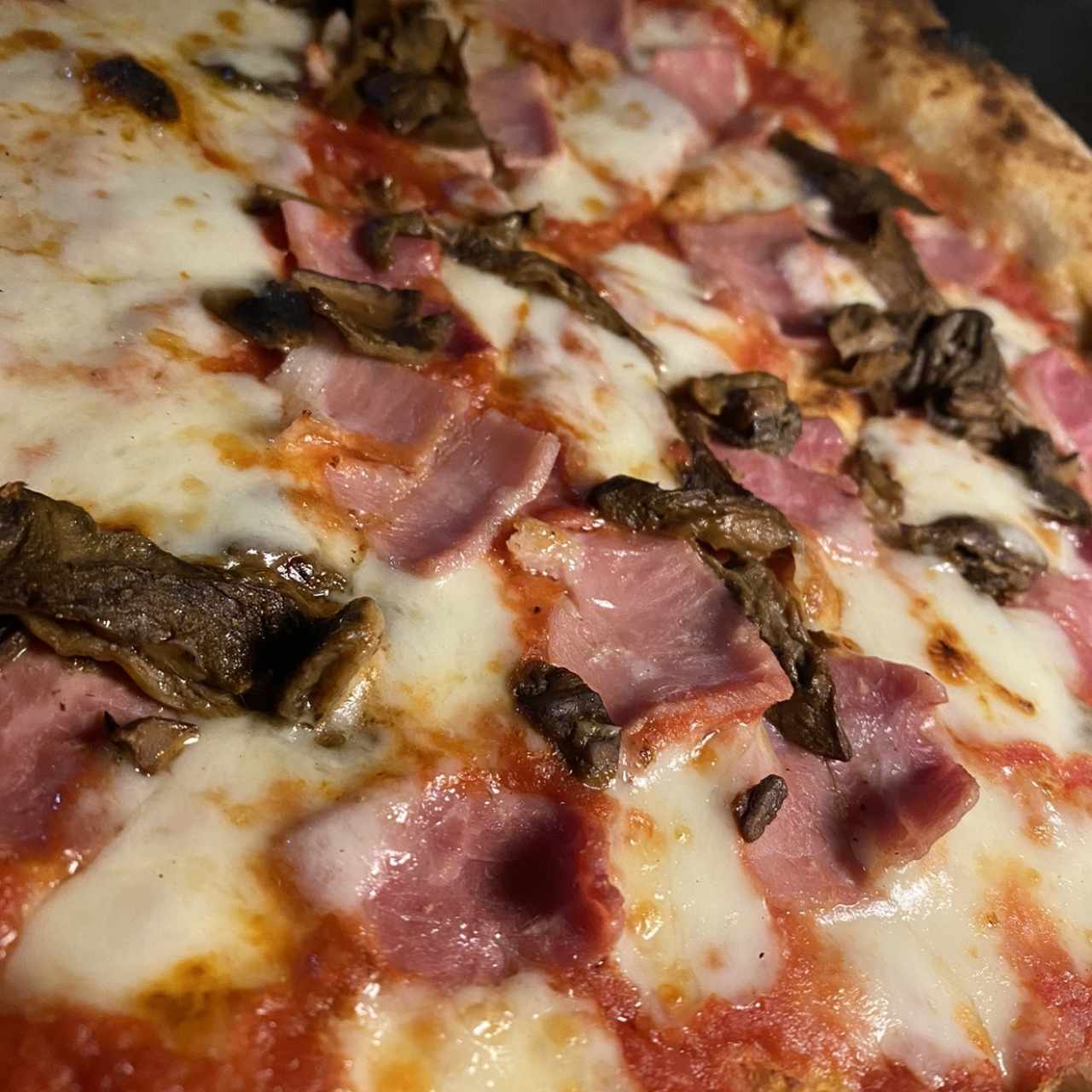 Pizza Giallo e Prosciutto