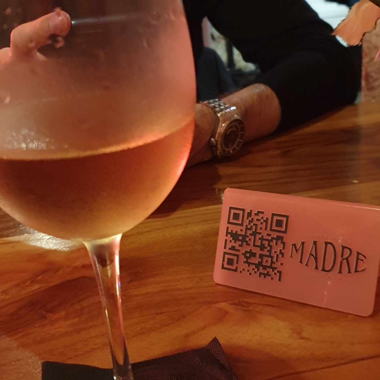 Aire de Protos Rose


