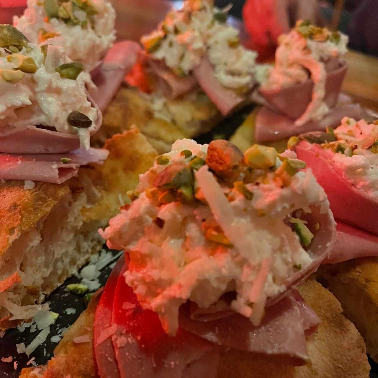 Pizzas Scrocchiarella - Stracciatella e Mortadela