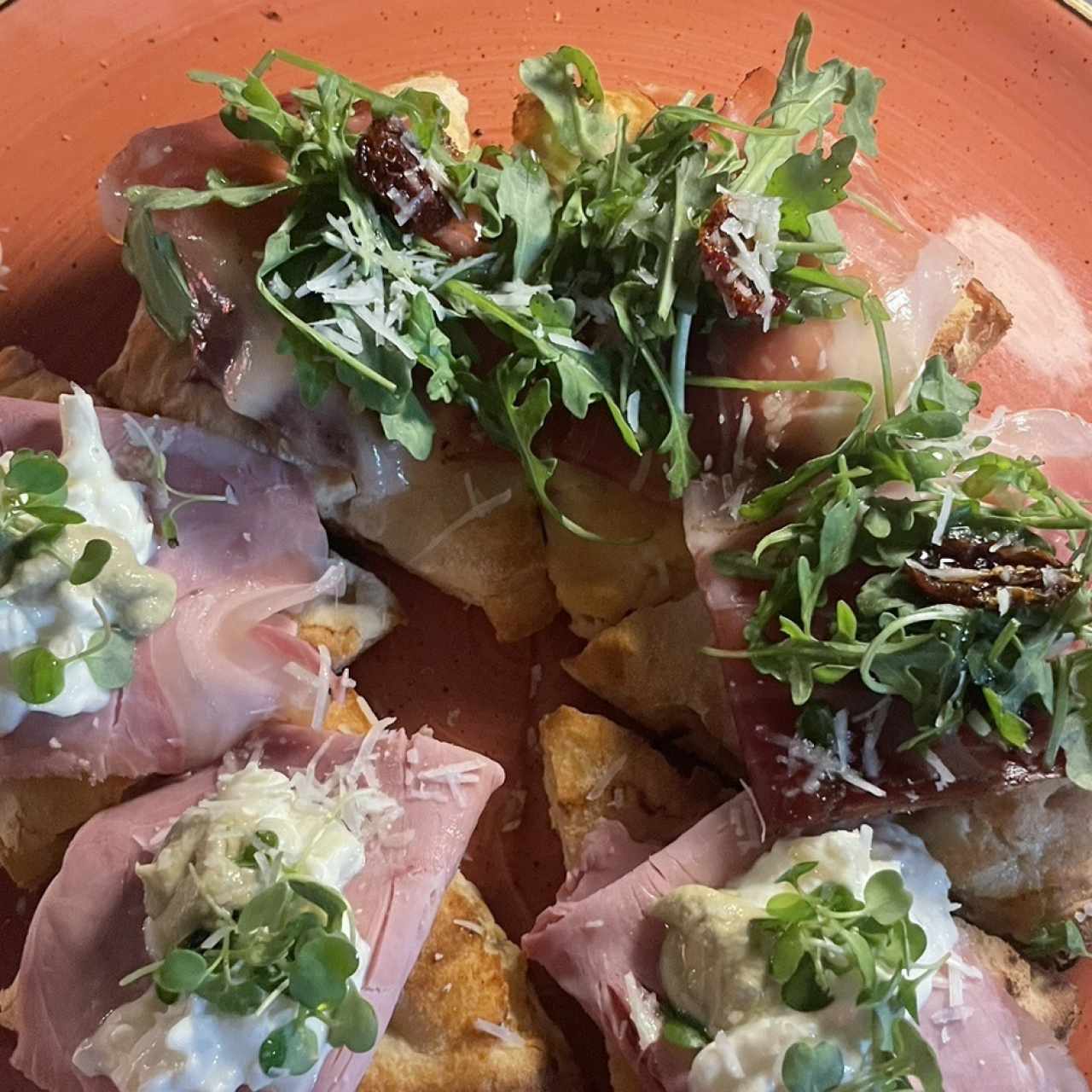 Pizza Giallo e Prosciutto