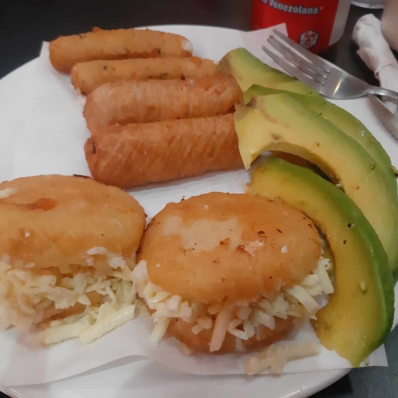 arepitas fritas y tequeños