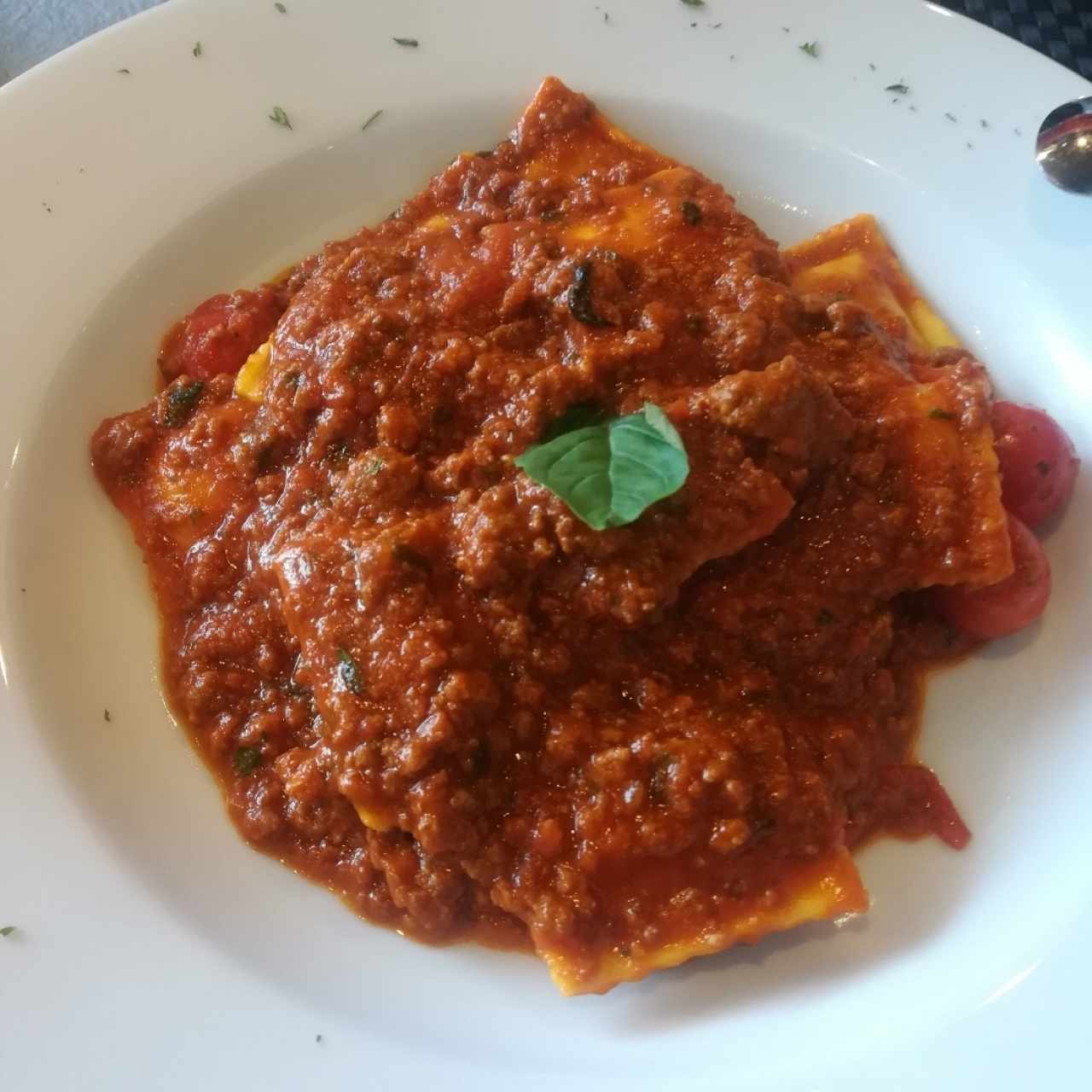 Raviolis bolognesa