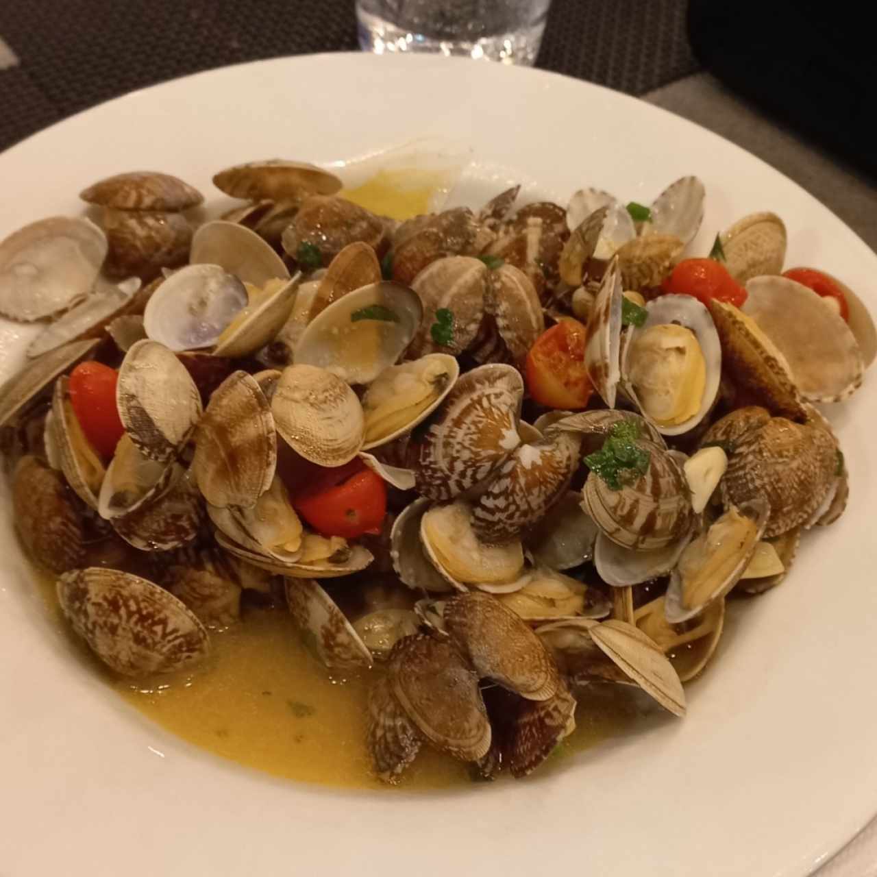 Antipastos - Almejas al Ajillo
