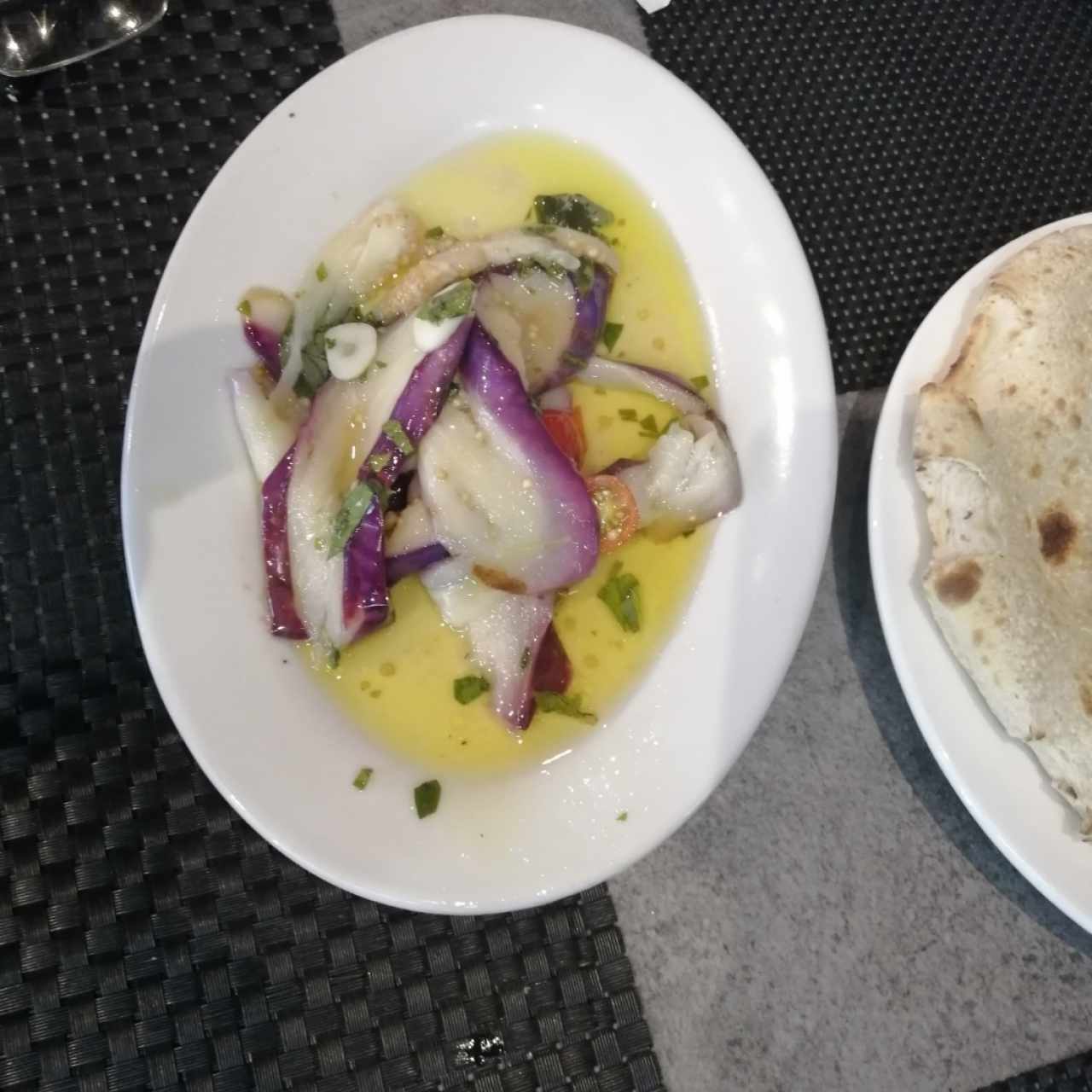 Berenjena a la Vinagreta con Pan Pita