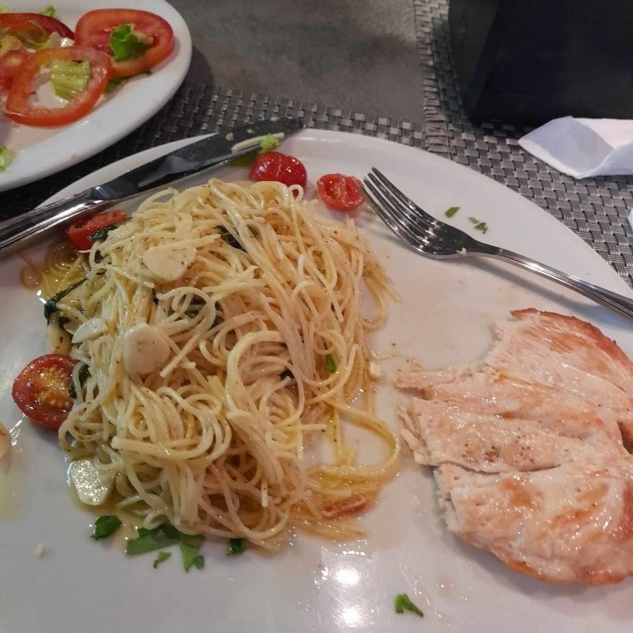 Spaguetti / Ni con Gallina desmenuzada