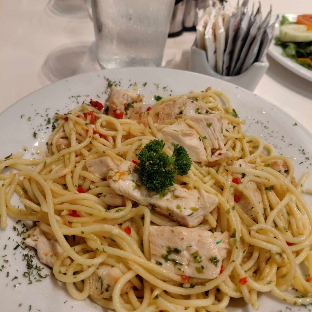 Spaguetti / Ni con Gallina desmenuzada