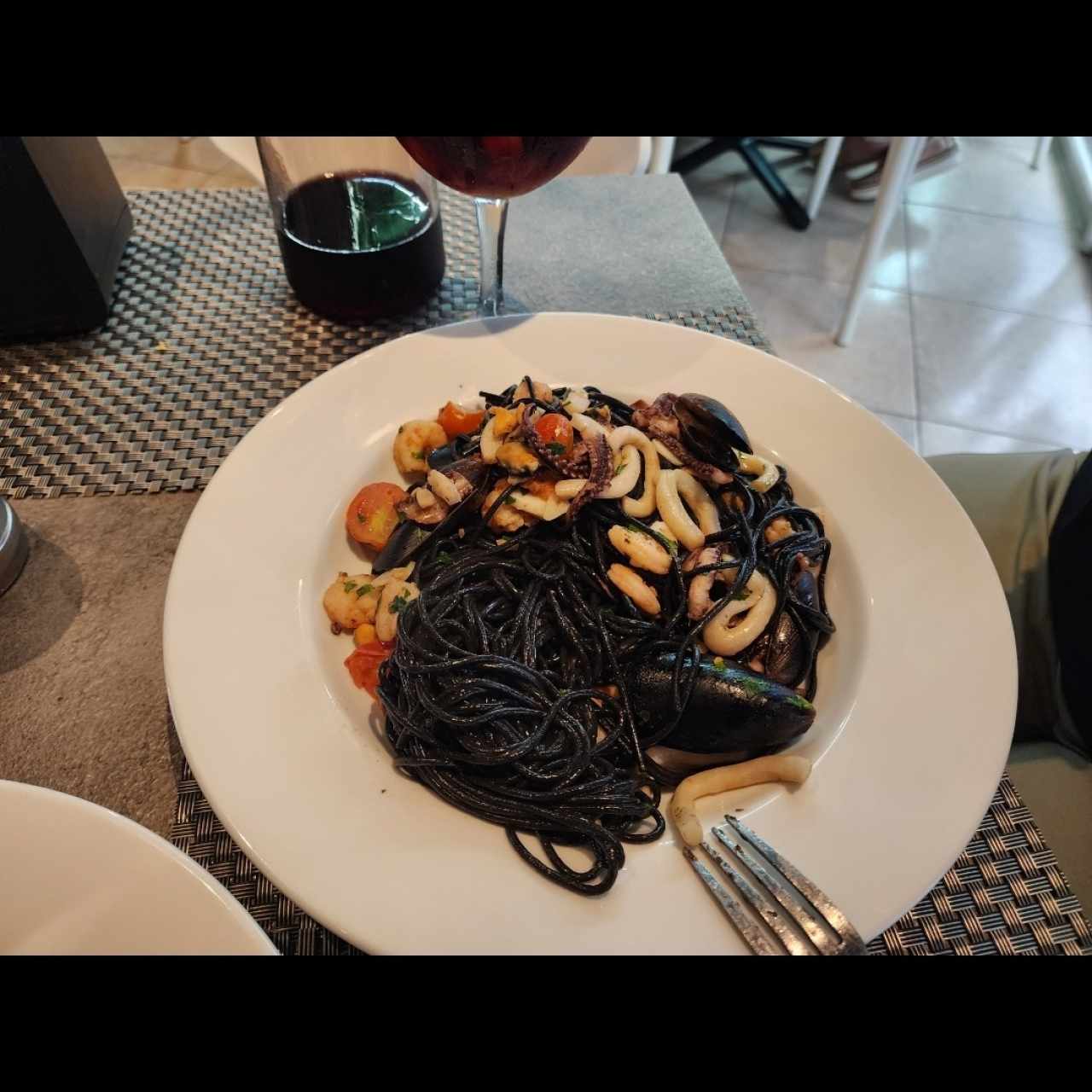 Pasta Negra de Mariscos al Olio 
