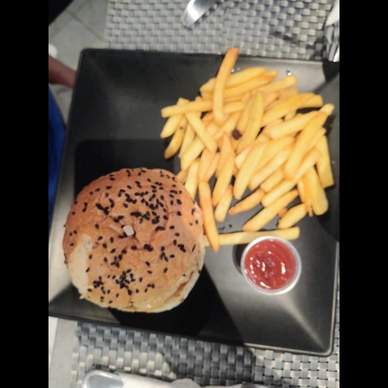 Cheese Burger Con Papas