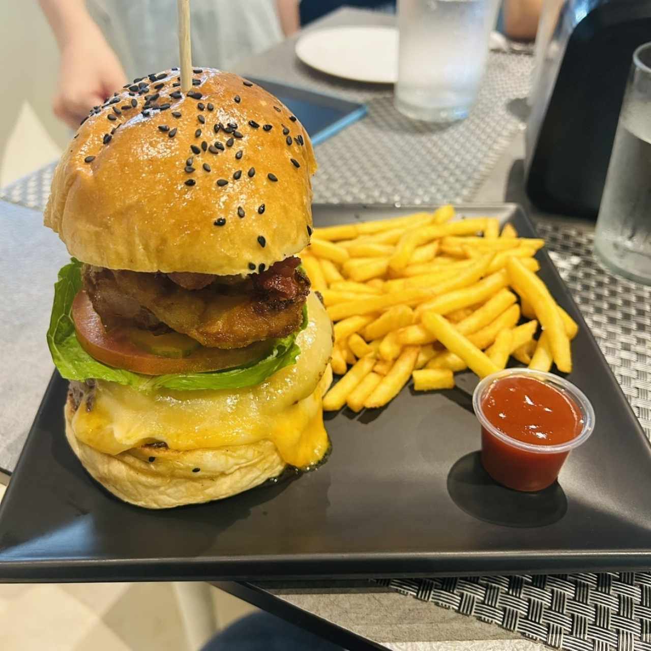 Burgers - Uomo con Papas