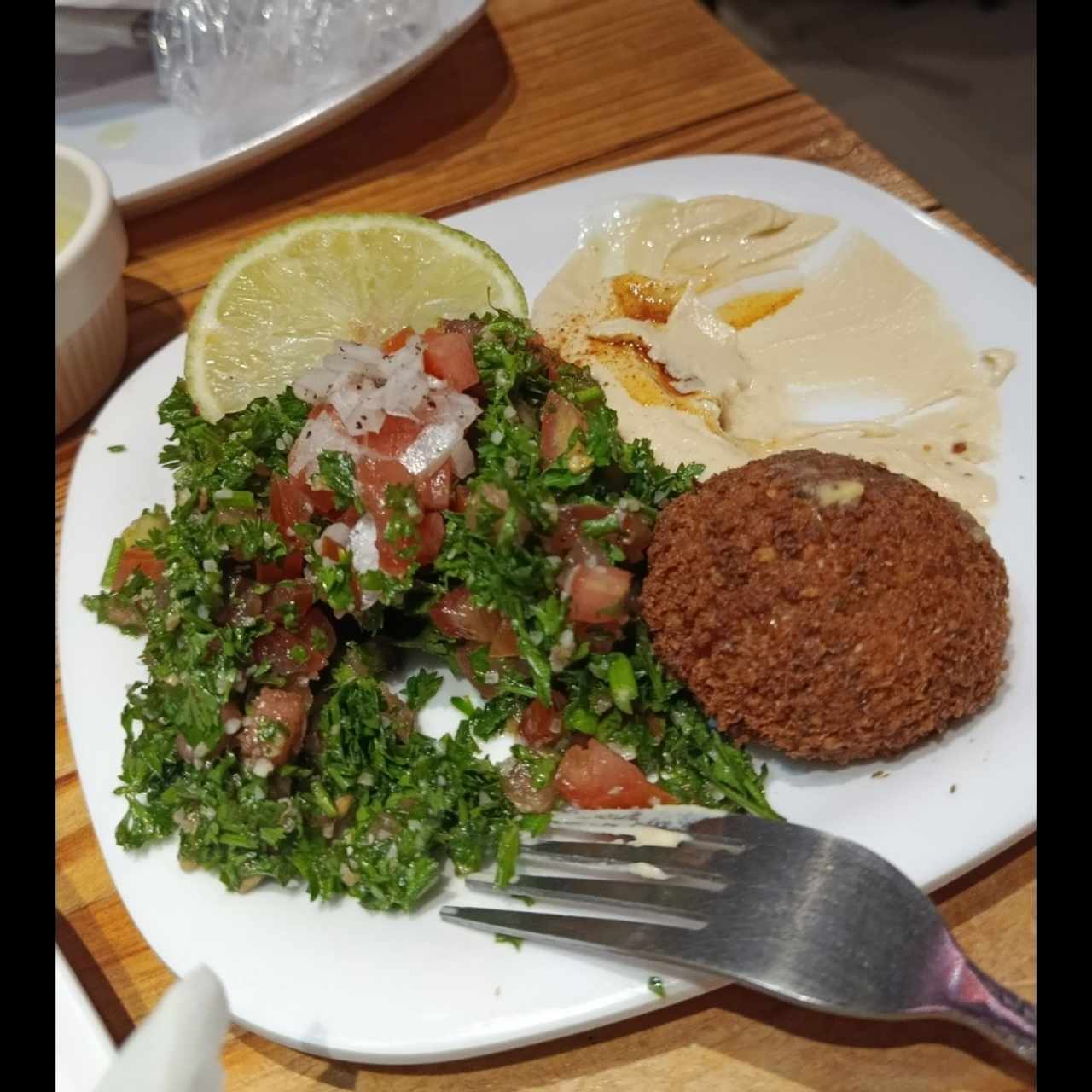 Ensaladas - Ensalada Tabule +Hummus+Falafel