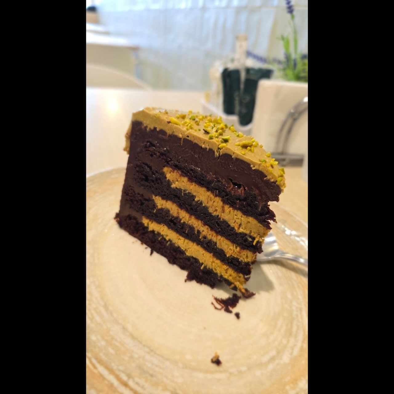 Pastel de chocolate y pistacho