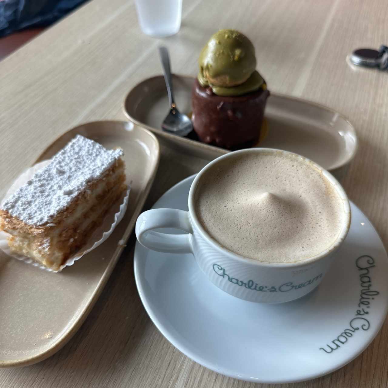 Mil hojoss - trufa de chocopistacho y cappuccino 