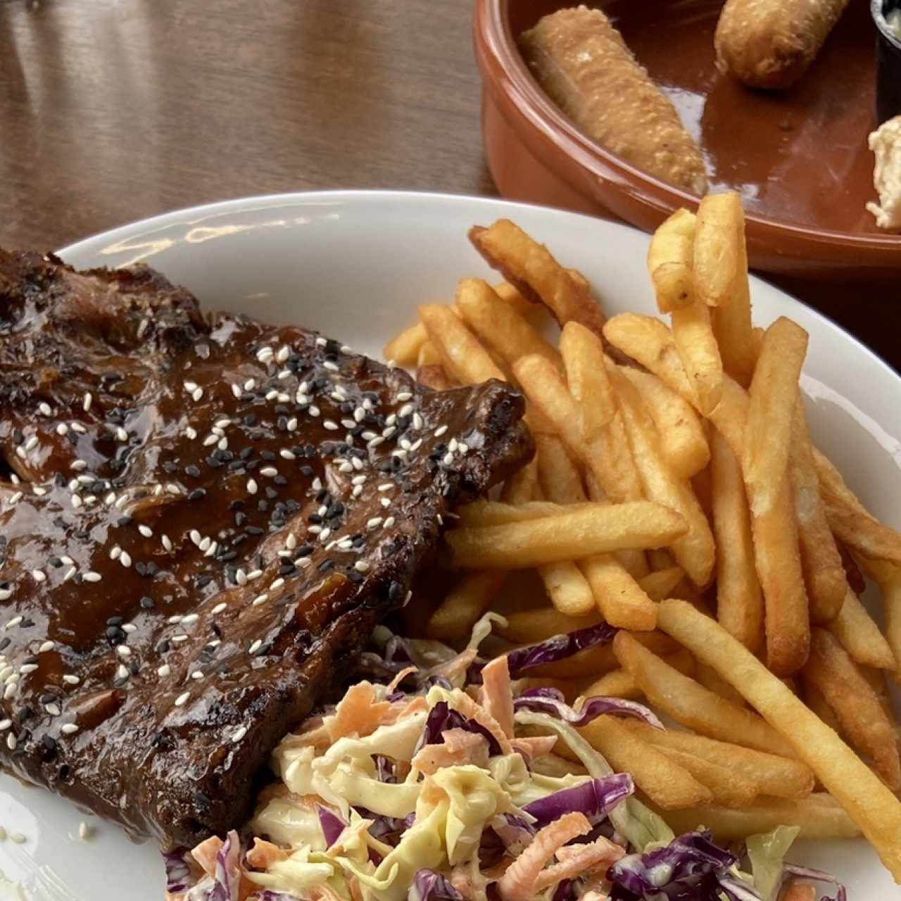 Korean ribs & tequeños