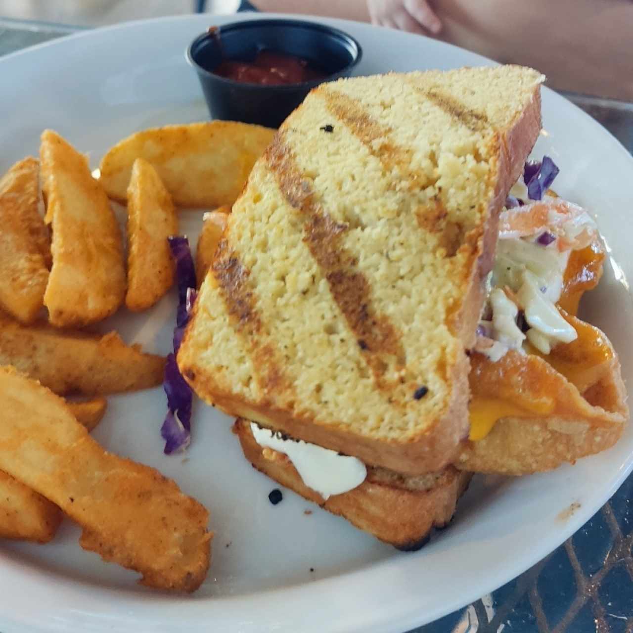 Sandwich de pollo + pan de almendra