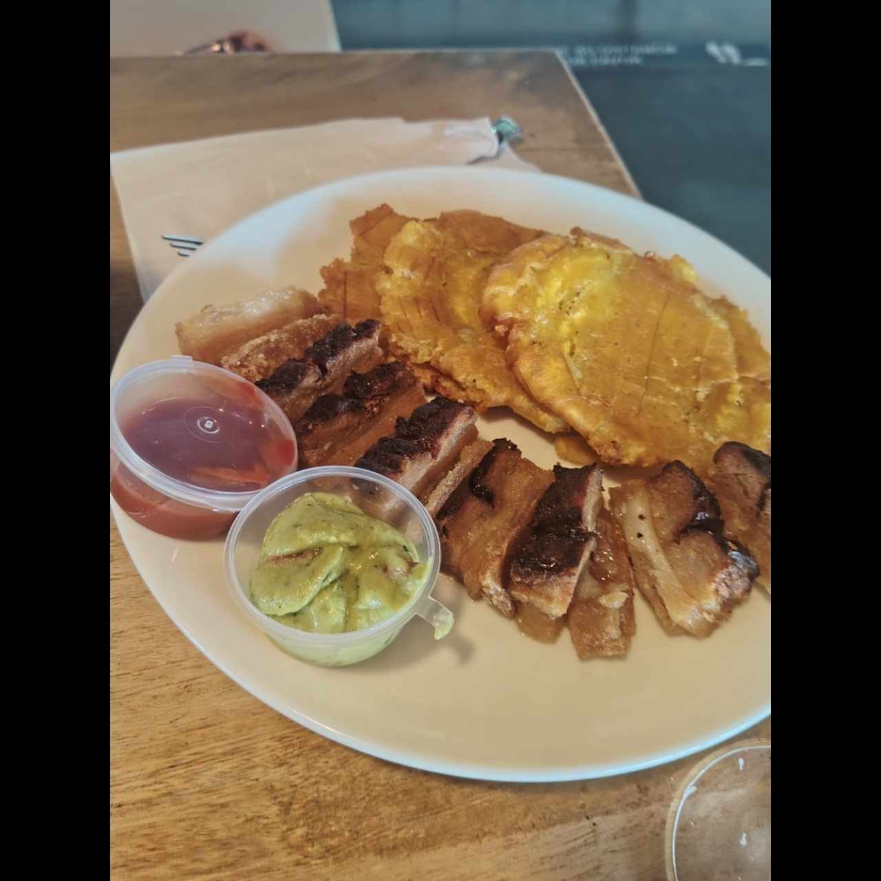 Pork belly con patacones