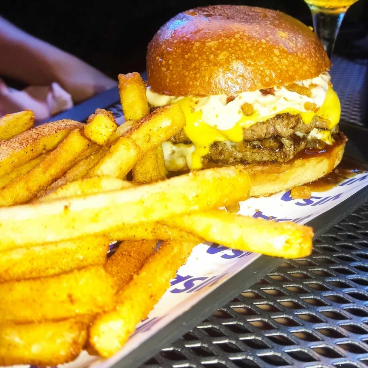 HAMBURGESAS / BURGERS - La Sexy Buterlicious