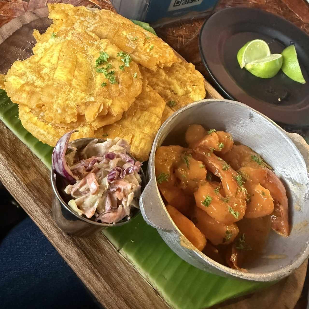 Camarones con patacones 