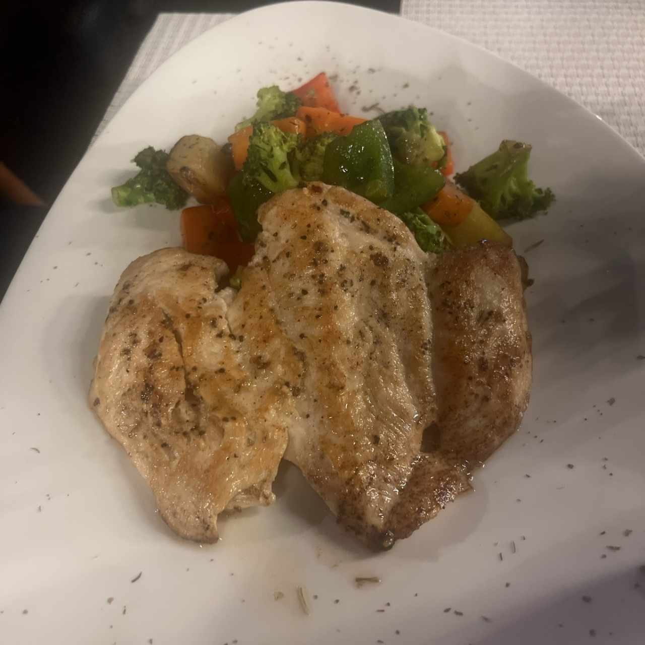 Pechuga con ensalada