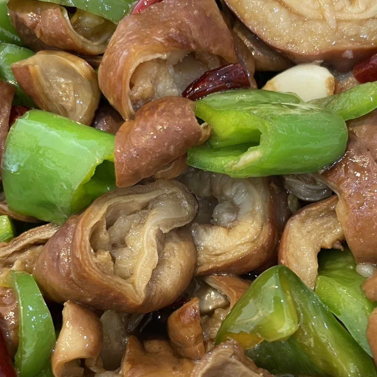 Intestino de puerco salteado