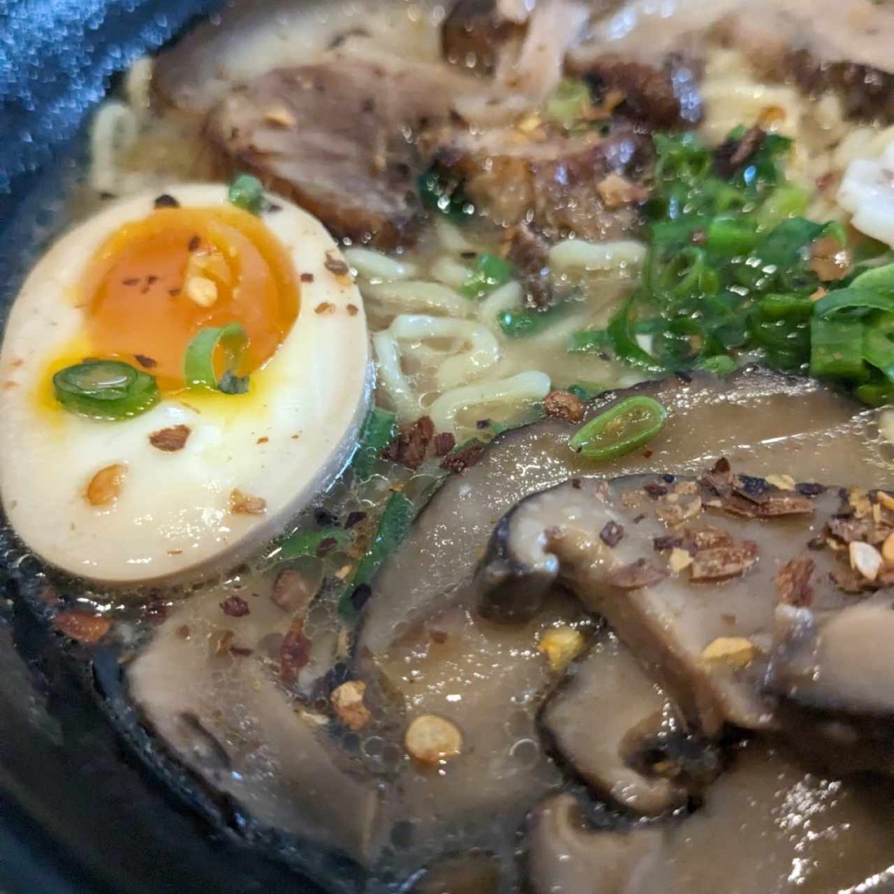 Ramen 100 % Authentic - Hot geisha