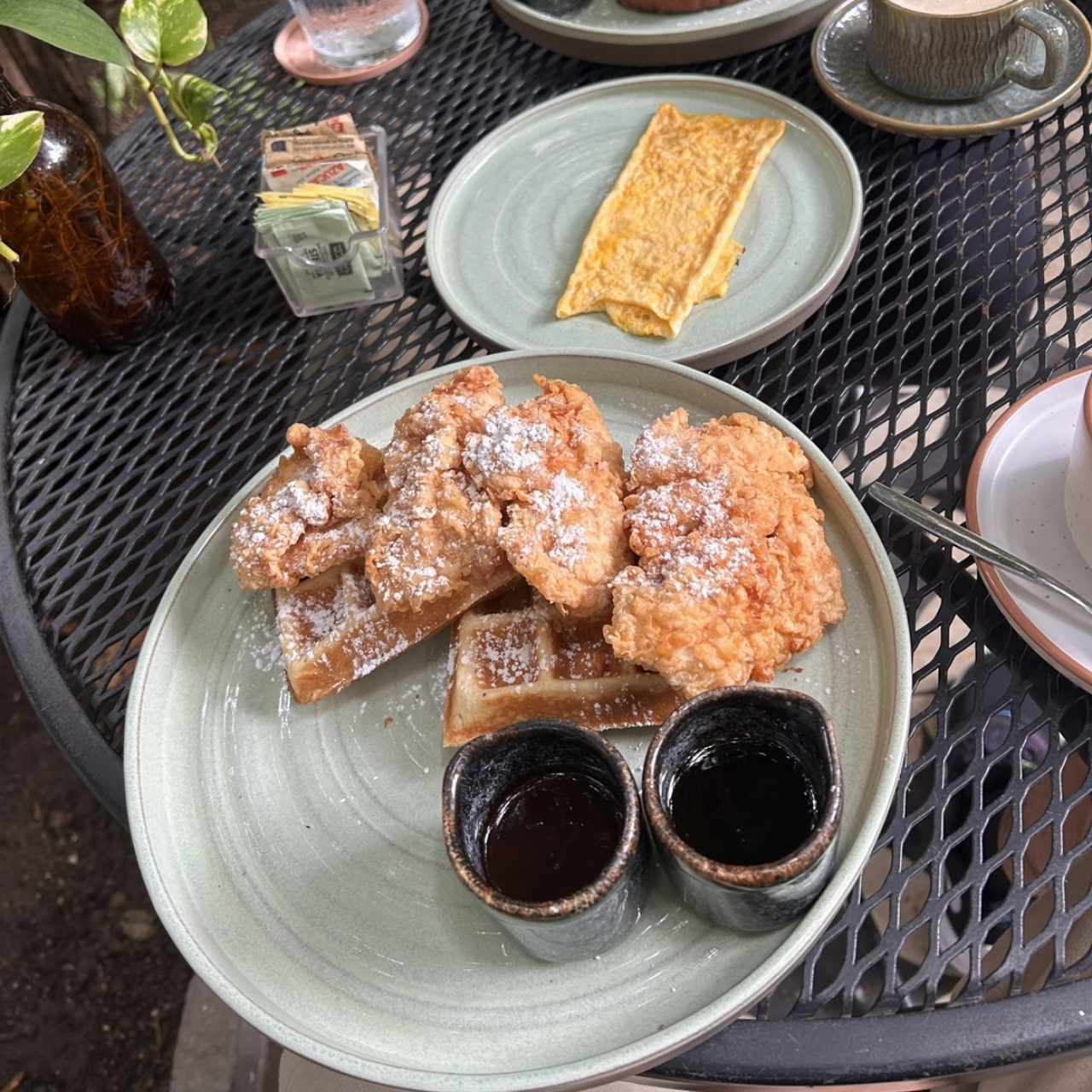 BRUNCH - CHICKEN & WAFFLES