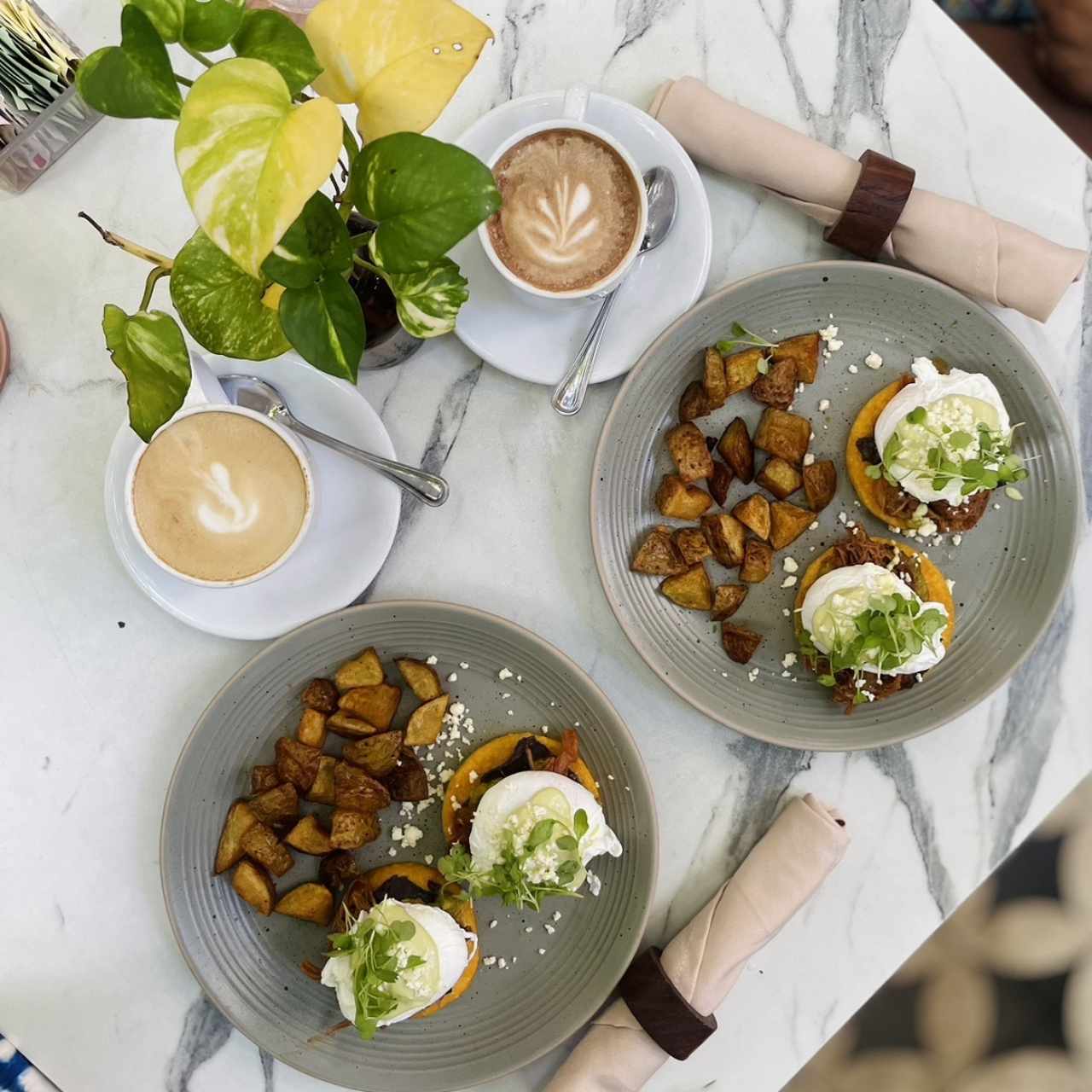 BRUNCH - HUEVOS AL MONTUNO