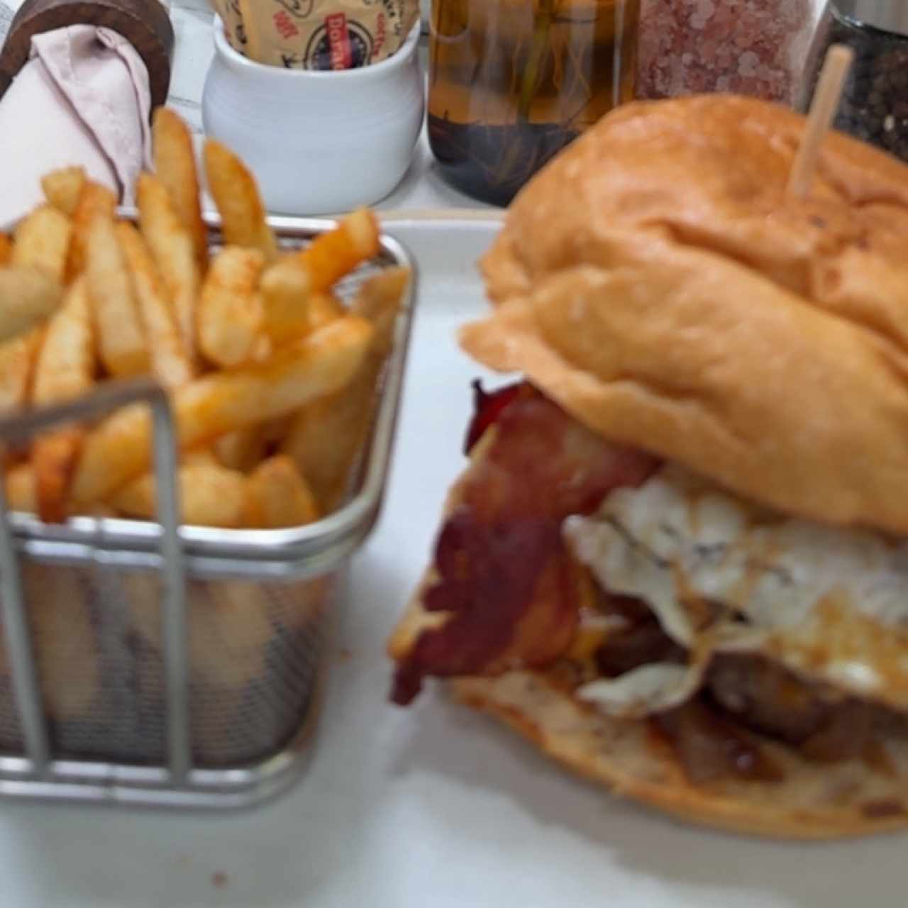 Platos Grandes - ALOHA BURGER