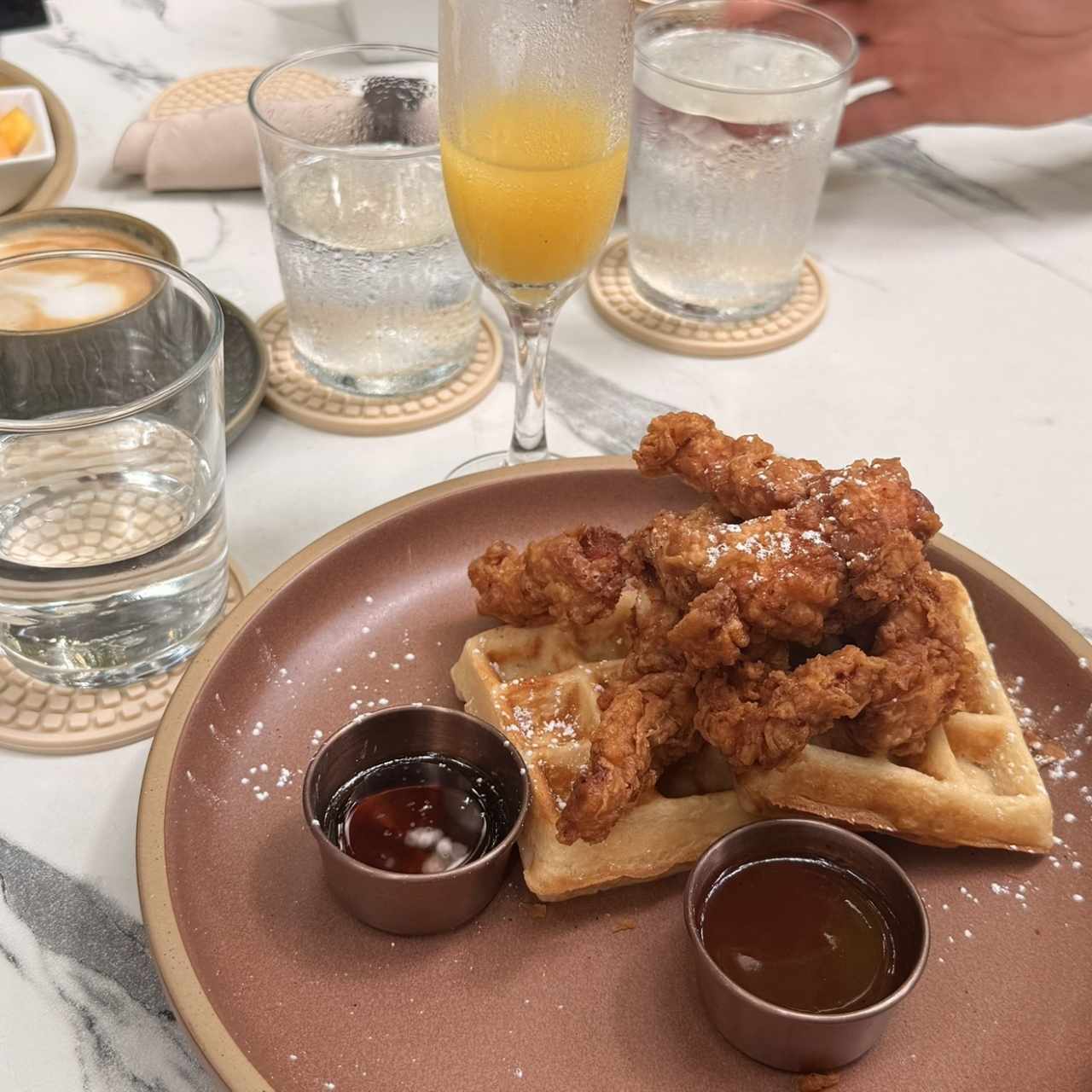 BRUNCH - CHICKEN & WAFFLES