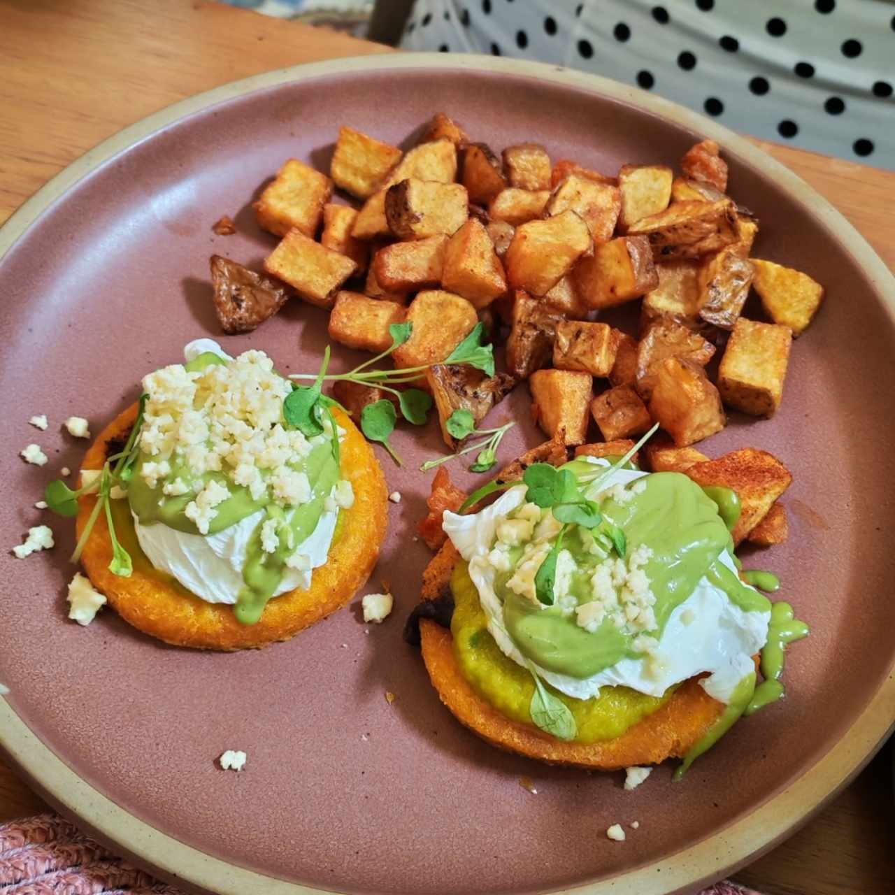 HUEVOS POCHADOS AL MONTUNO