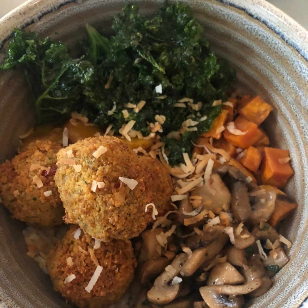 Platos Grandes - BOWL DE FALAFEL