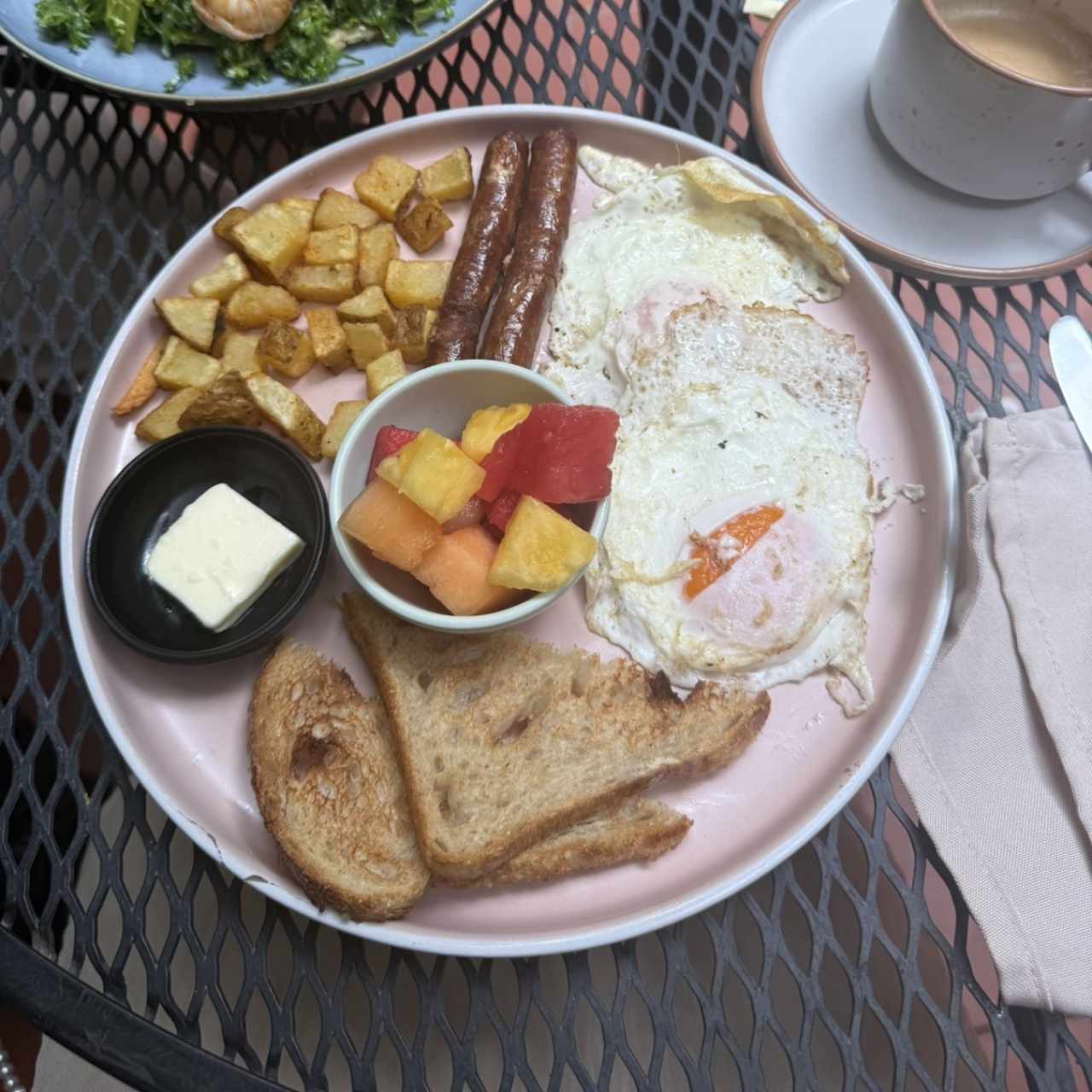 DOS SALCHICHAS DE DESAYUNO