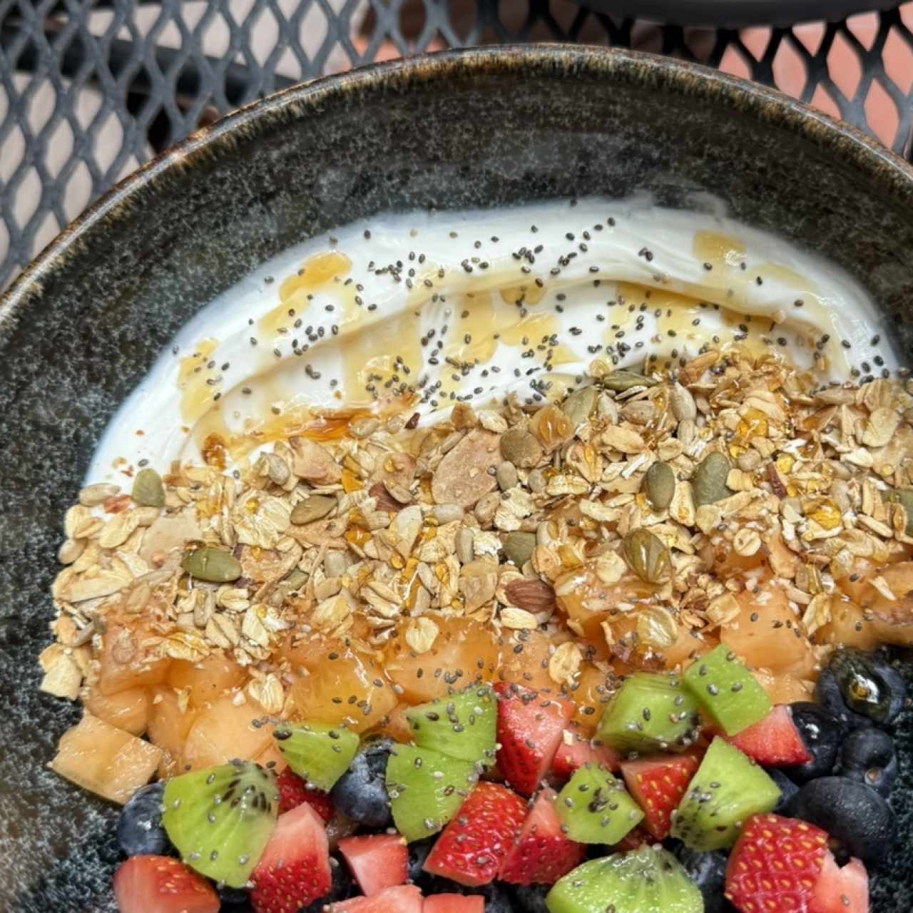 BOWL DE YOGURT GRIEGO