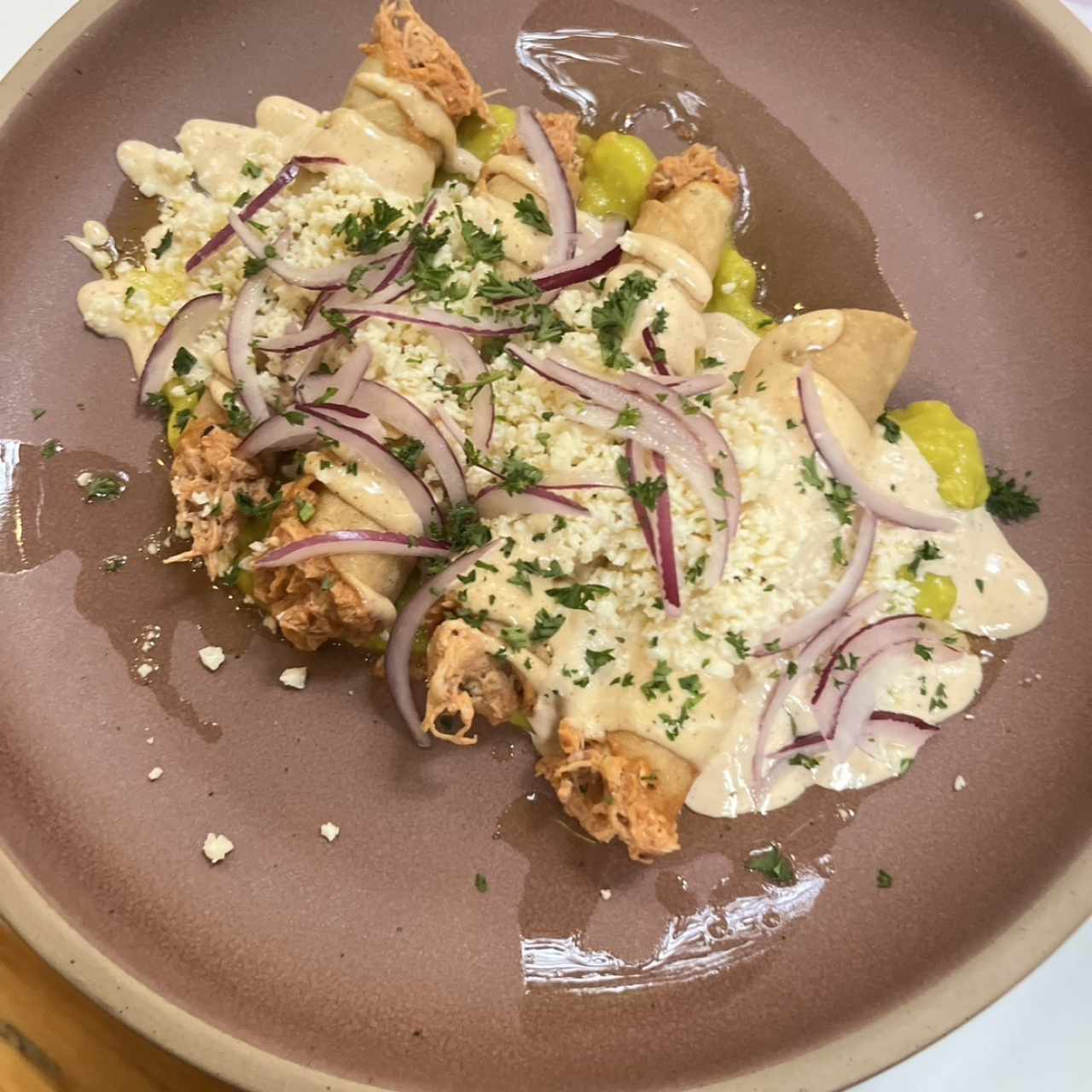 Platos Pequeños - FLAUTAS DE POLLO