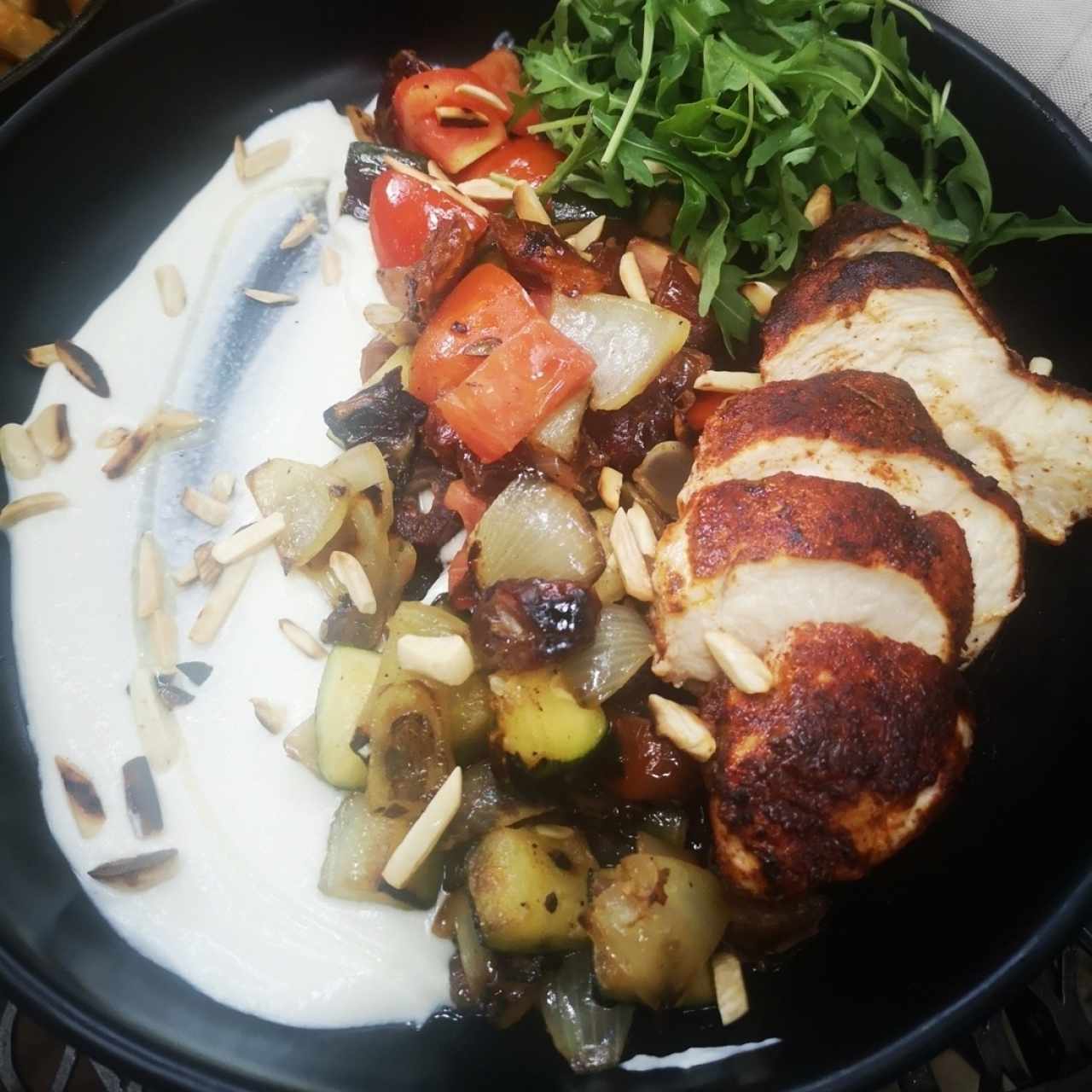 Platos Grandes - POLLO EN ESPECIAS