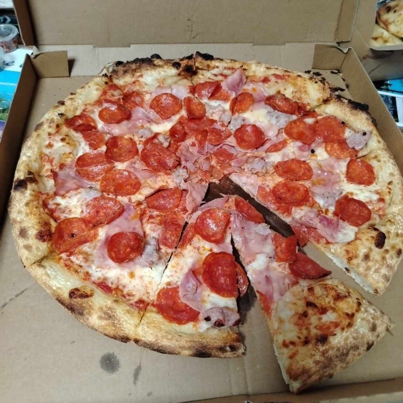 Pizza familiar carnívora 