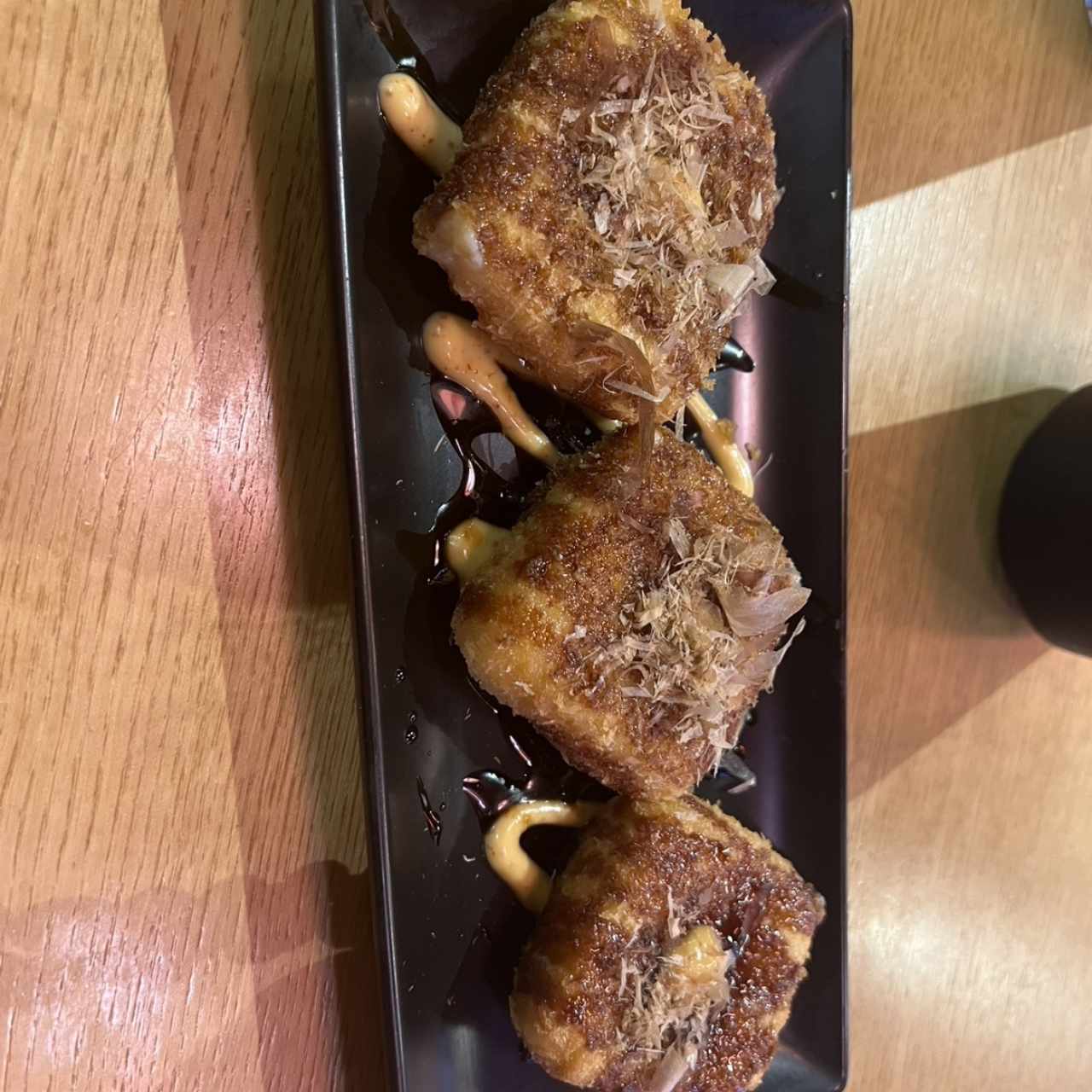 ENTRADAS - CHEESEKATSU
